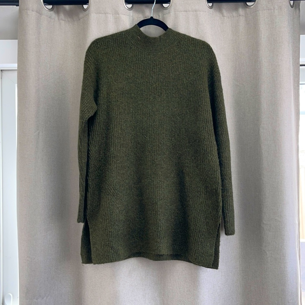 OLD NAVY sweater
